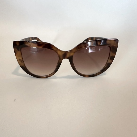 Frye and Co Sunglasses - Picture 11 of 16